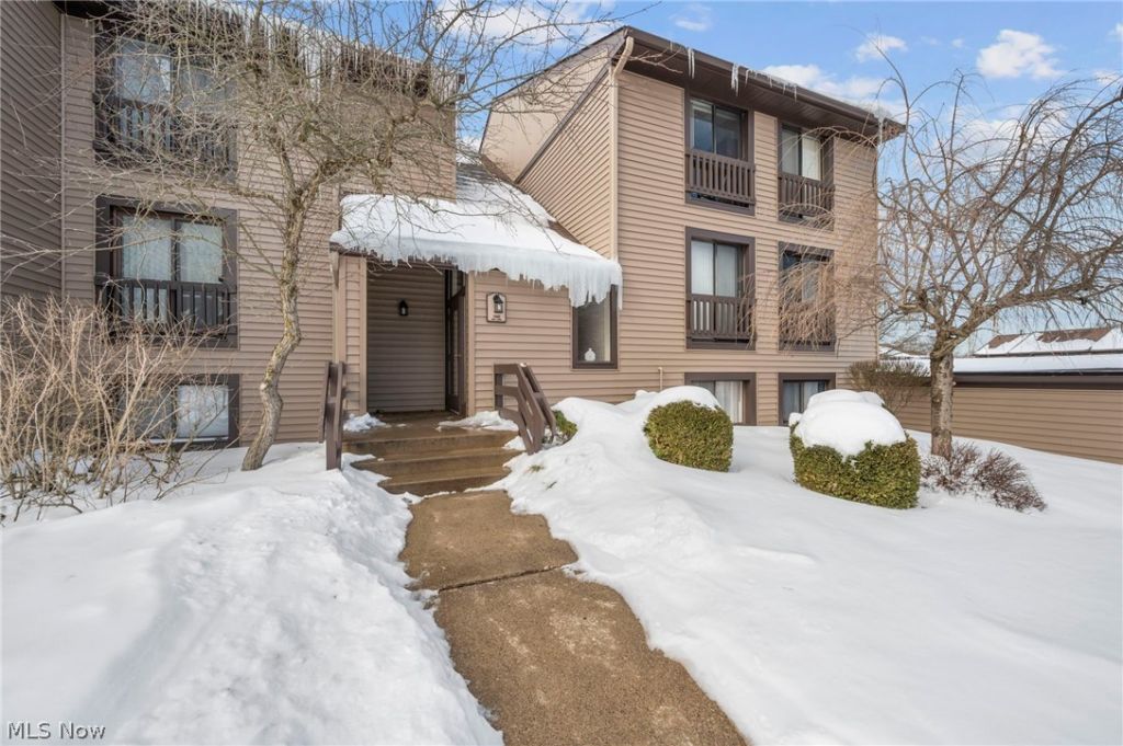 1105 Canyon View Road, Unit 604, Northfield, OH 44067 Main Photo