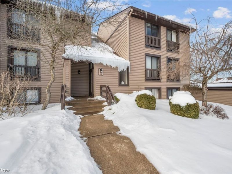 1105 Canyon View Road, Unit 604, Northfield, OH 44067 Photo 1