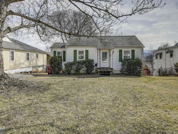 511 Highland Avenue, Johnson City, TN 37604