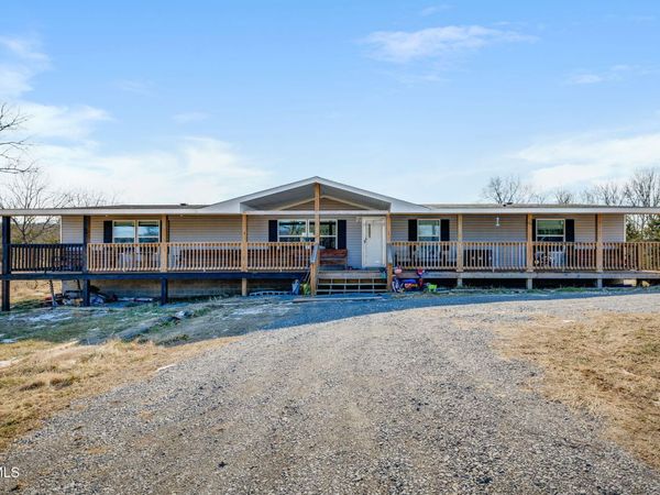274 Memorial School Lane, Duffield, VA 24244