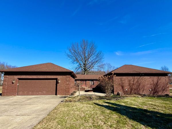 15689 Prospect Road, Strongsville, OH 44149