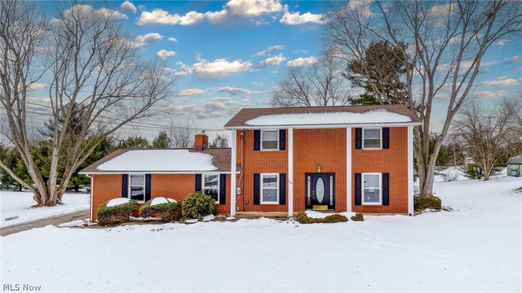 2353 Longlynn Street Sw, Massillon, OH 44646 Main Photo