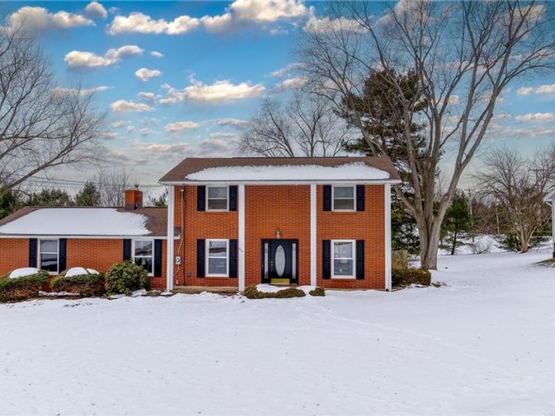 2353 Longlynn Street SW, Massillon, OH 44646 Photo 2