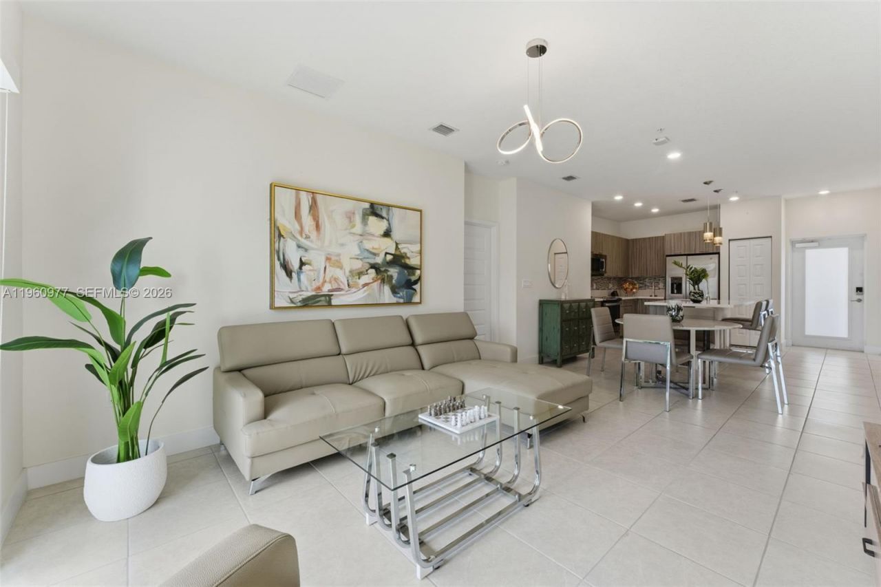 8301 NW 41st St, Unit B-407, Doral, FL 33166 Photo