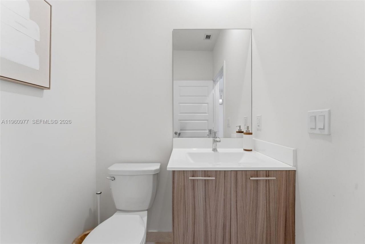 8301 NW 41st St, Unit B-407, Doral, FL 33166 Photo