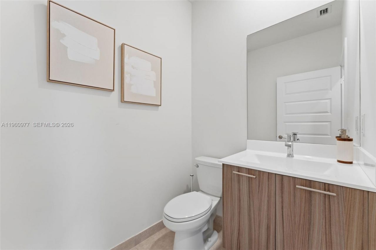 8301 NW 41st St, Unit B-407, Doral, FL 33166 Photo