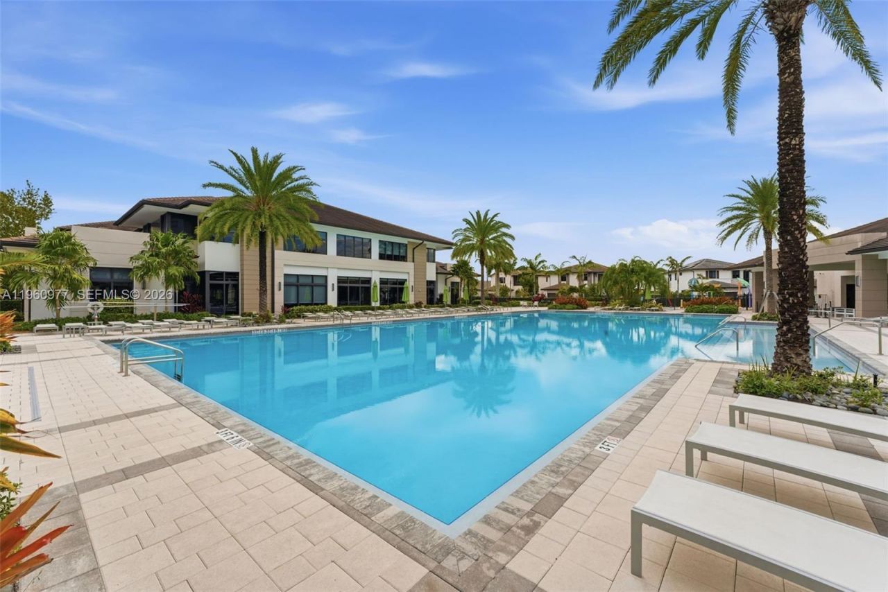 8301 NW 41st St, Unit B-407, Doral, FL 33166 Photo