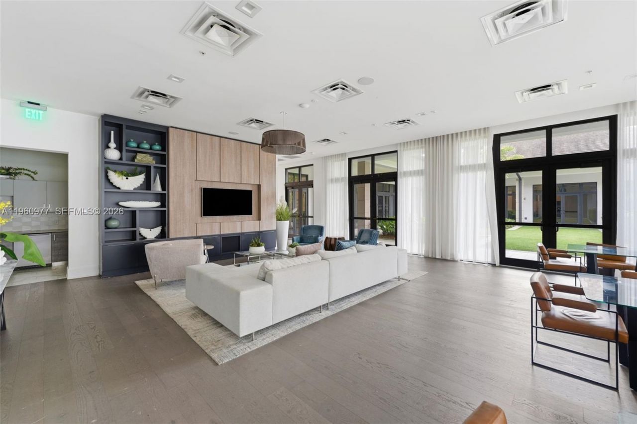 8301 NW 41st St, Unit B-407, Doral, FL 33166 Photo