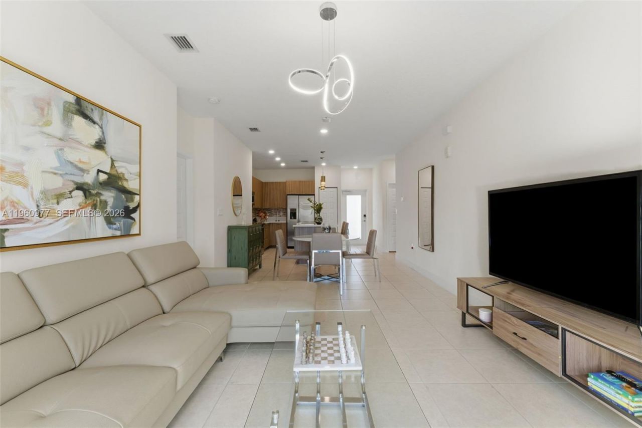 8301 NW 41st St, Unit B-407, Doral, FL 33166 Photo