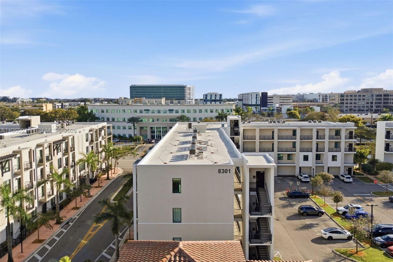 8301 NW 41st St, Unit B-407, Doral, FL 33166 Photo