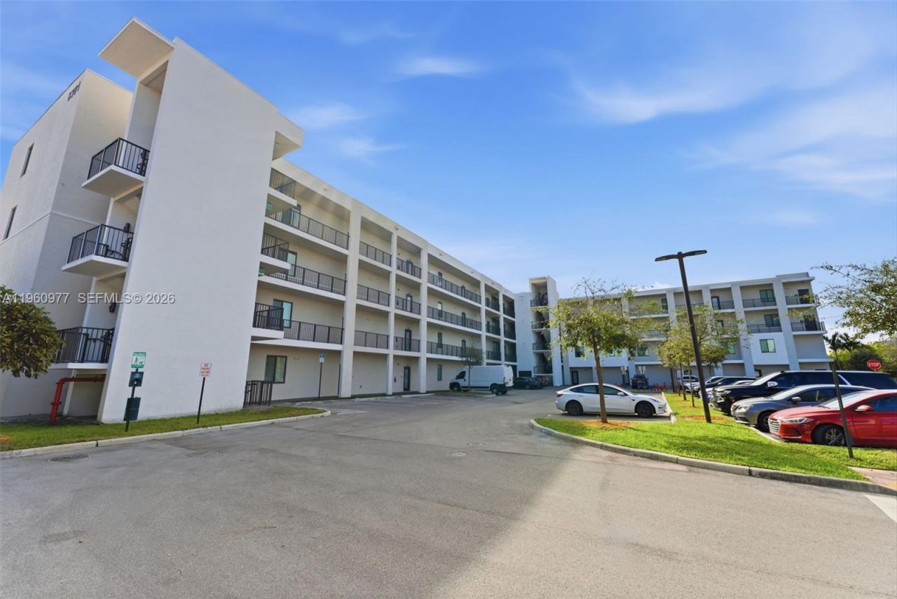 8301 NW 41st St, Unit B-407, Doral, FL 33166 Photo