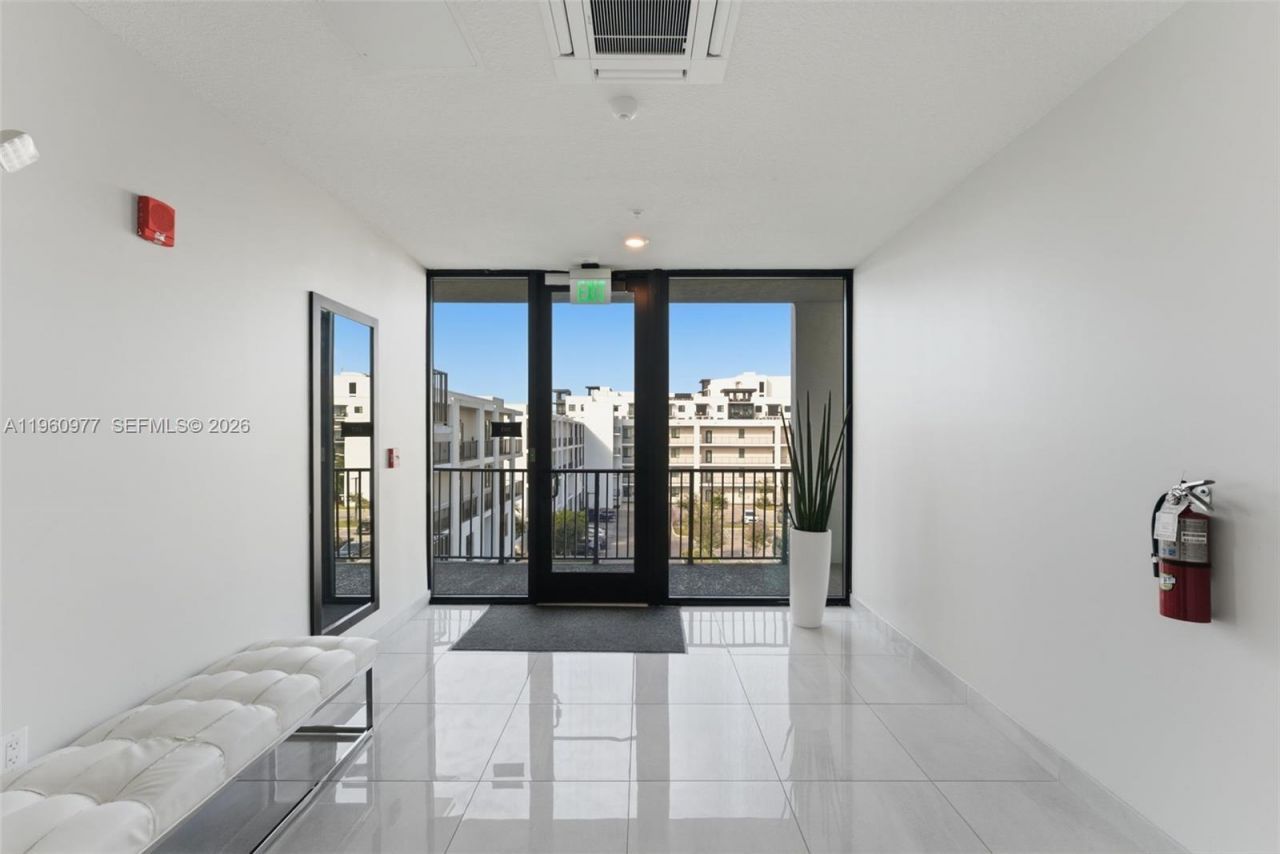 8301 NW 41st St, Unit B-407, Doral, FL 33166 Photo