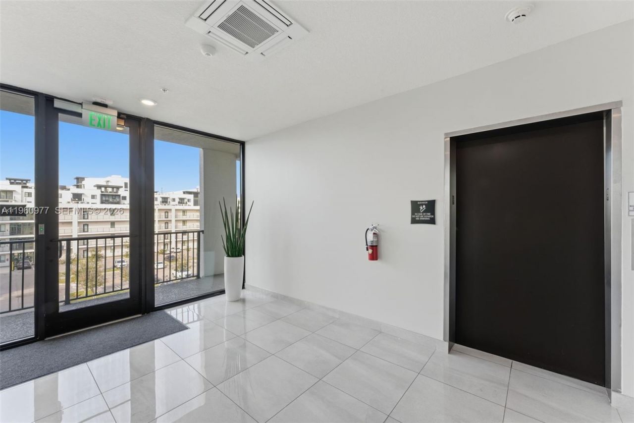 8301 NW 41st St, Unit B-407, Doral, FL 33166 Photo