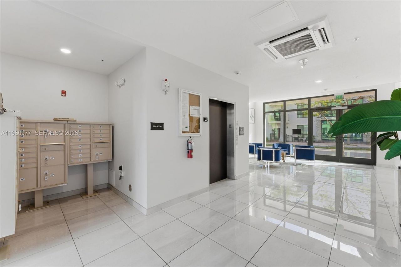 8301 NW 41st St, Unit B-407, Doral, FL 33166 Photo