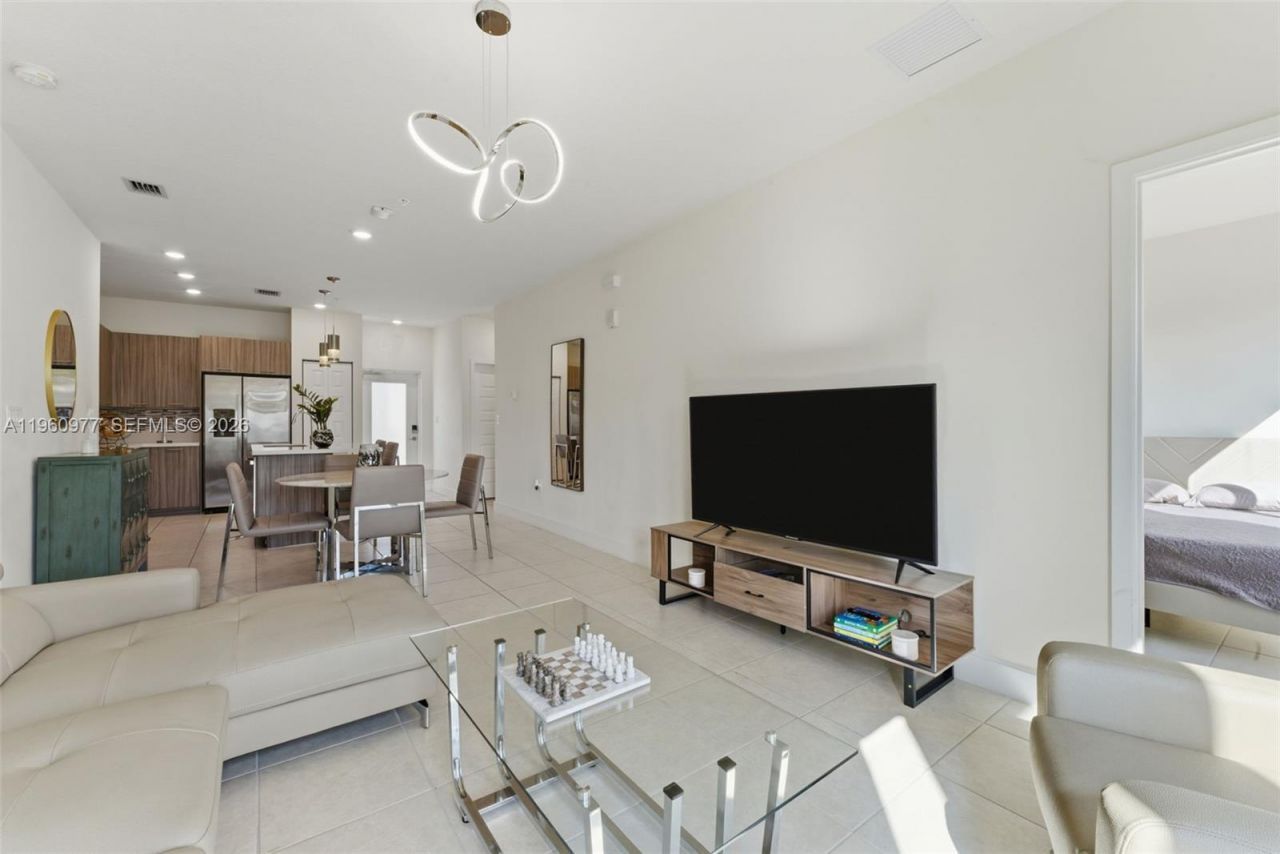 8301 NW 41st St, Unit B-407, Doral, FL 33166 Photo