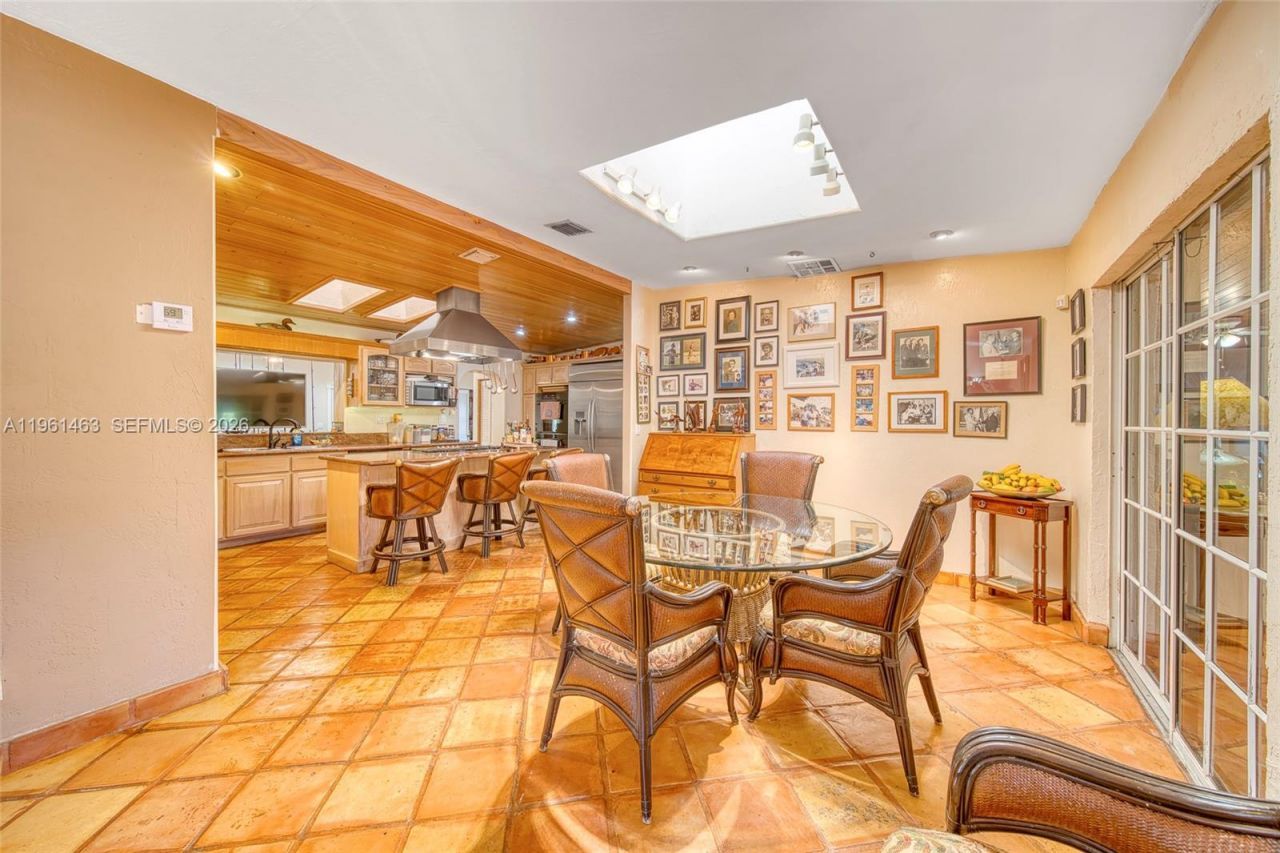 8001 SW 133rd St, Pinecrest, FL 33156 Photo