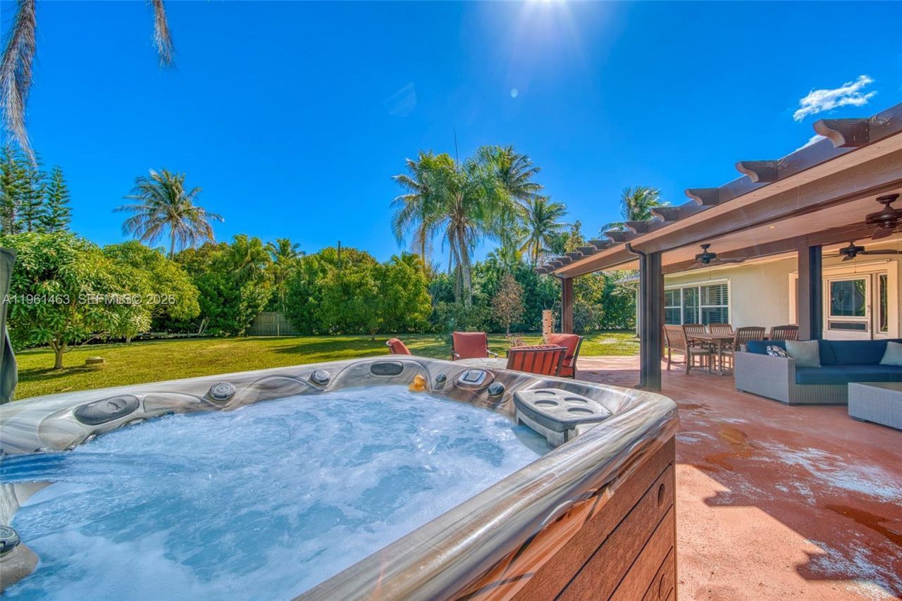 8001 SW 133rd St, Pinecrest, FL 33156 Photo