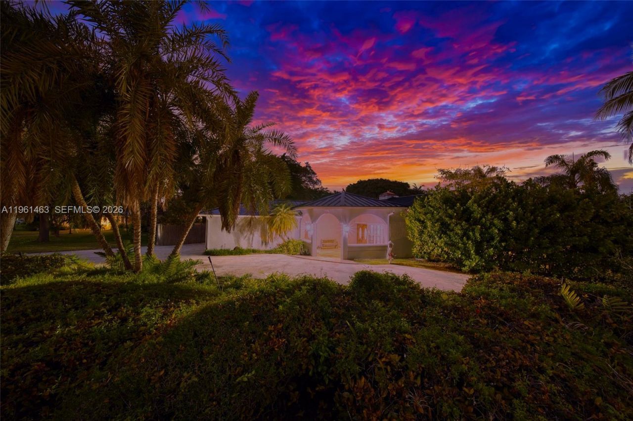 8001 SW 133rd St, Pinecrest, FL 33156 Photo