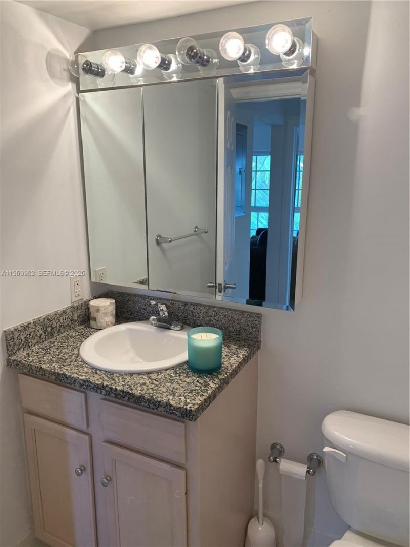 290 Sunrise Dr, Unit 304, Key Biscayne, FL 33149 Photo
