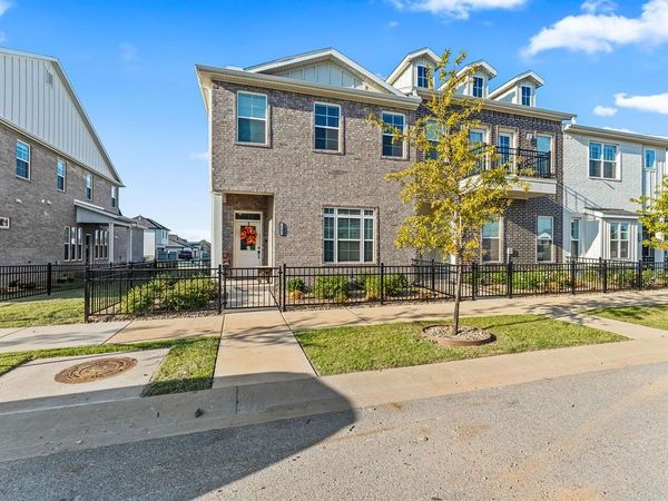 2902 SW Arlington Boulevard , Bentonville, AR 72713