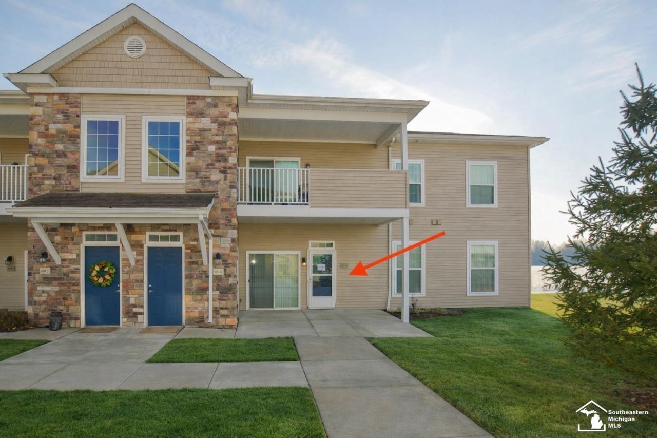 884 Plum Park Drive, Monroe, MI 48161 Main Photo