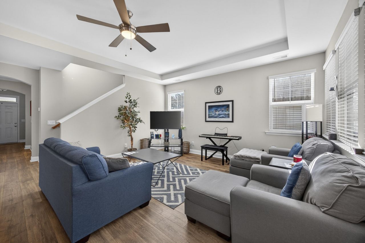 689 W Butternut Road Photo 10