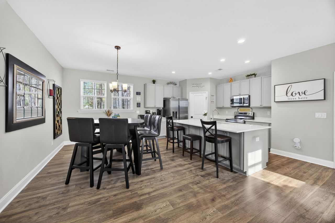 689 W Butternut Road Photo 13