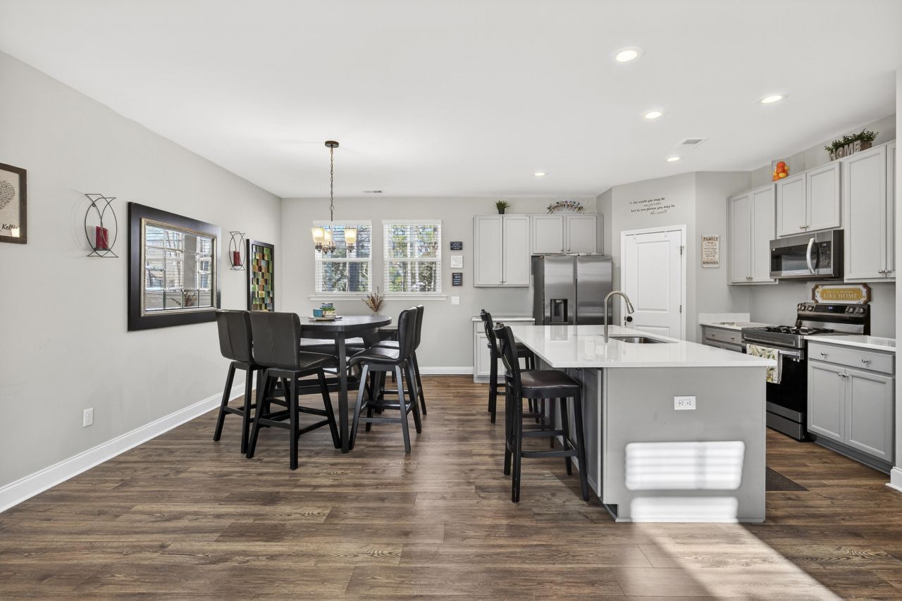 689 W Butternut Road Photo 19