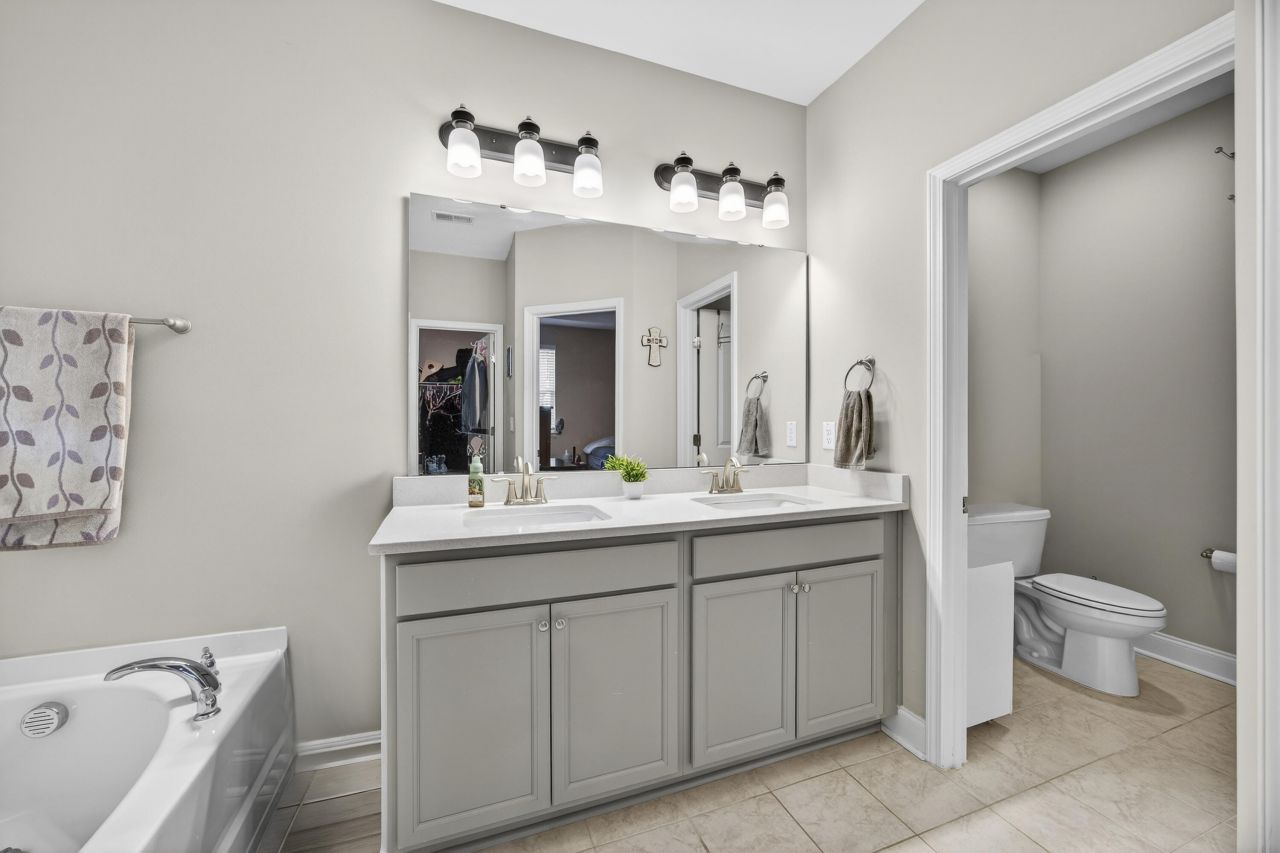 689 W Butternut Road Photo 23