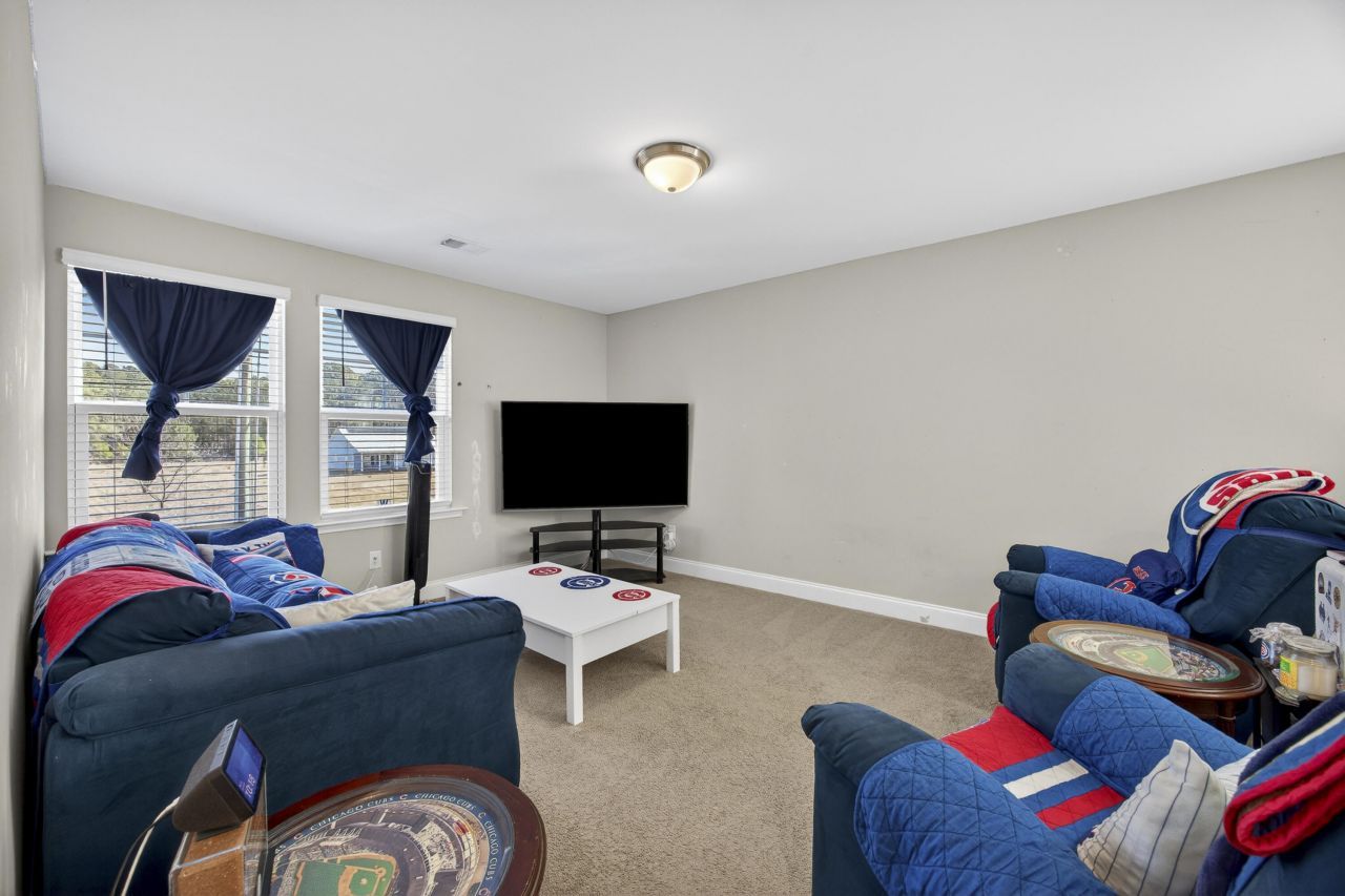 689 W Butternut Road Photo 25