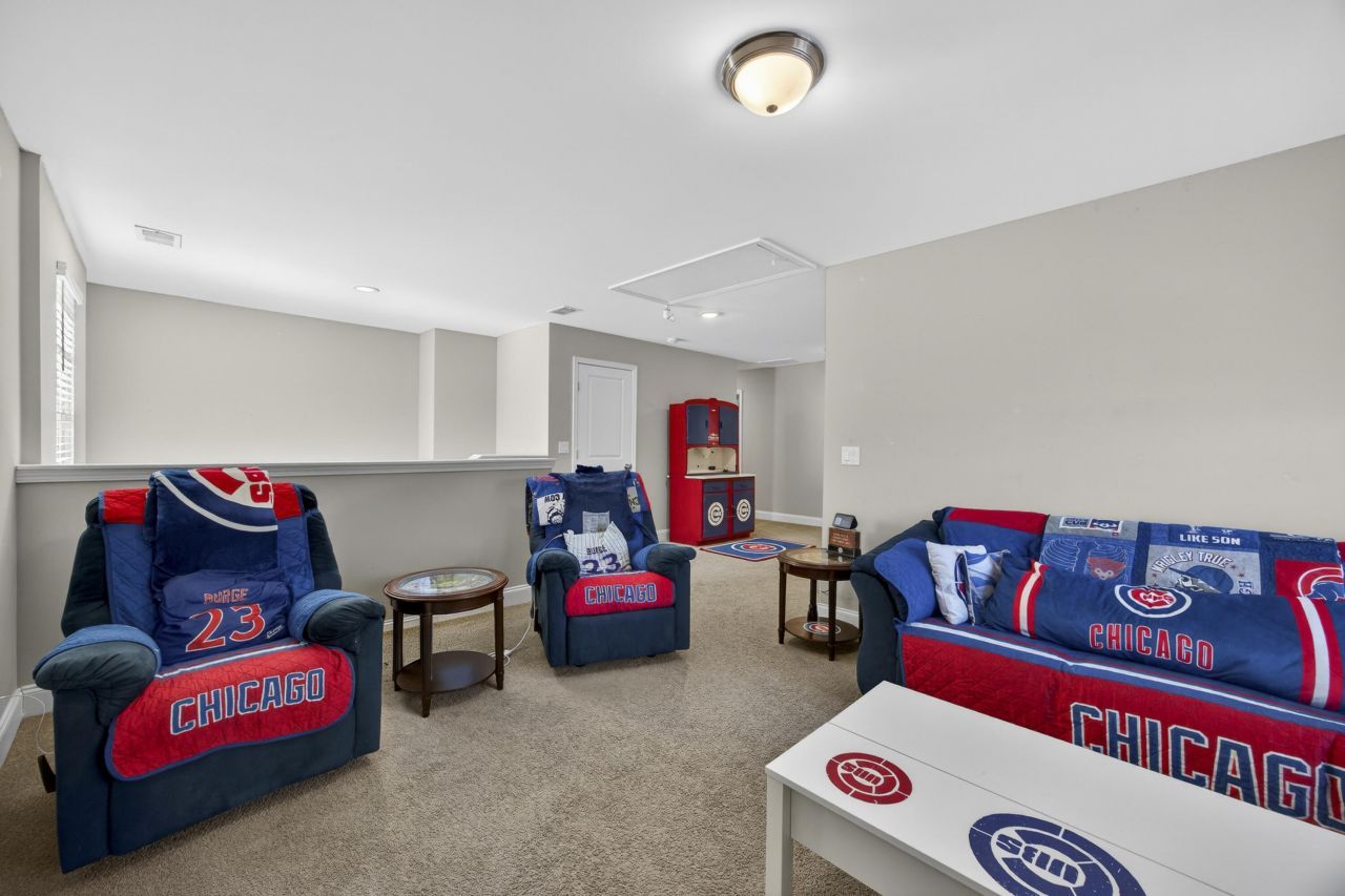 689 W Butternut Road Photo 26