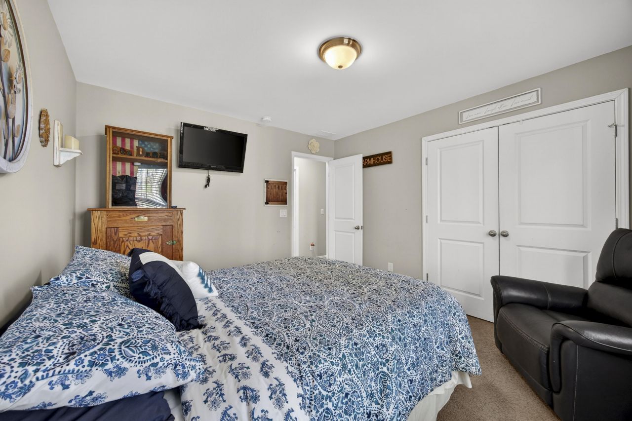 689 W Butternut Road Photo 31