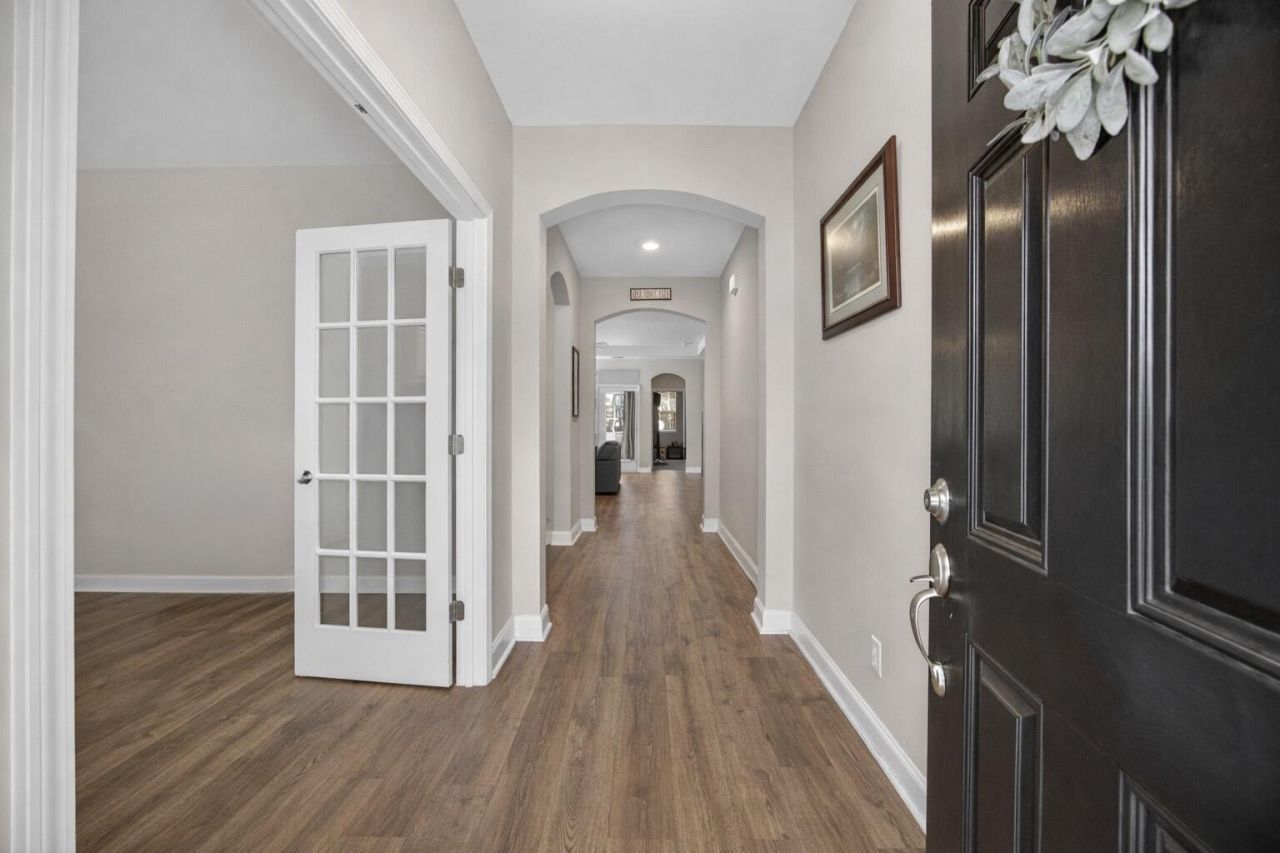 689 W Butternut Road Photo 5