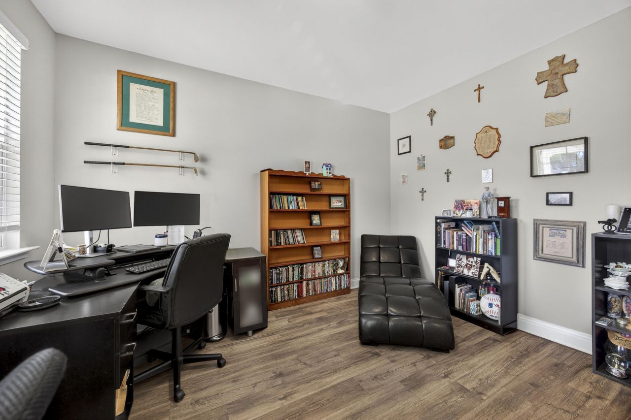 689 W Butternut Road Photo 6