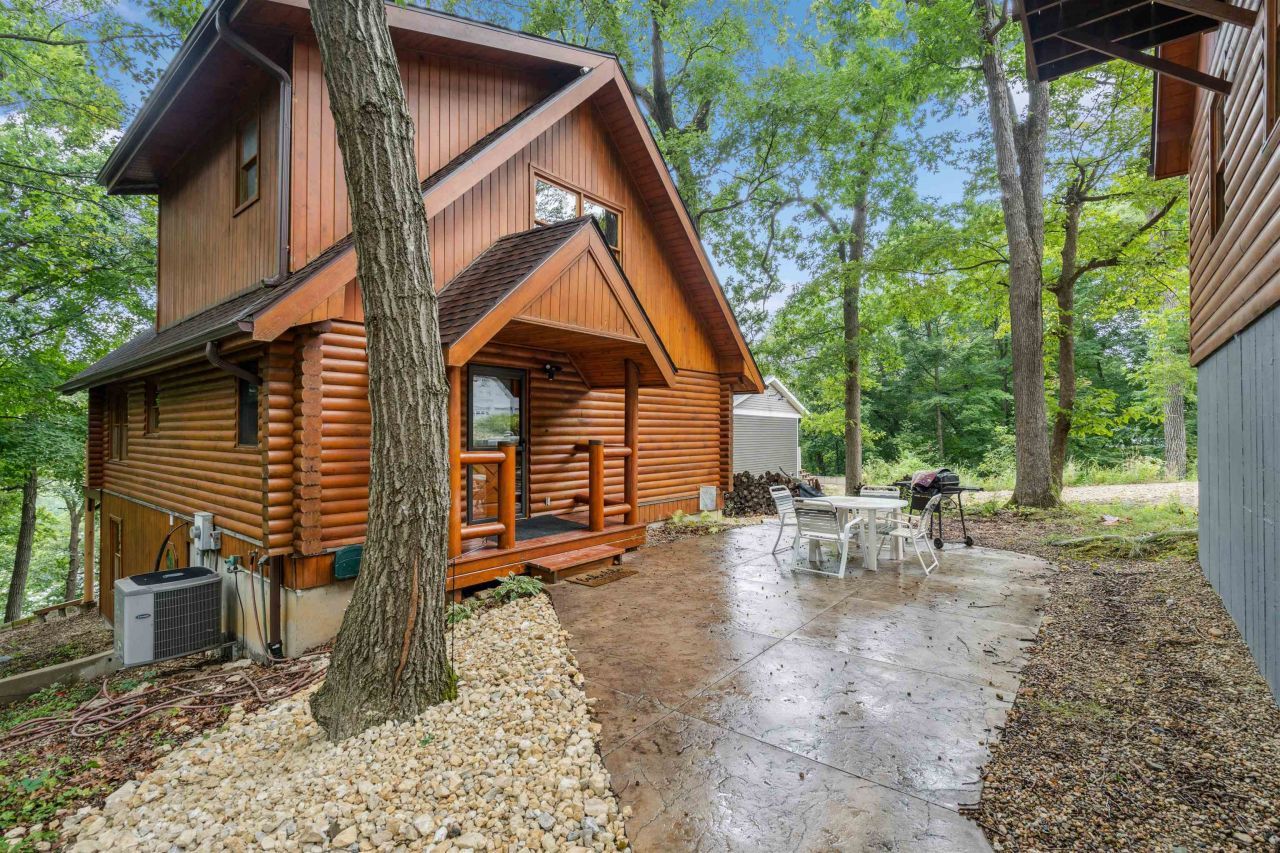 26399 215th Avenue, Delhi, IA 52223 Main Photo