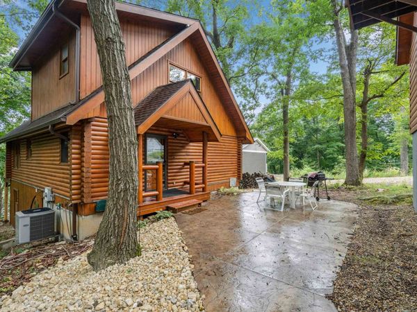 26399 215th Avenue, Delhi, IA 52223