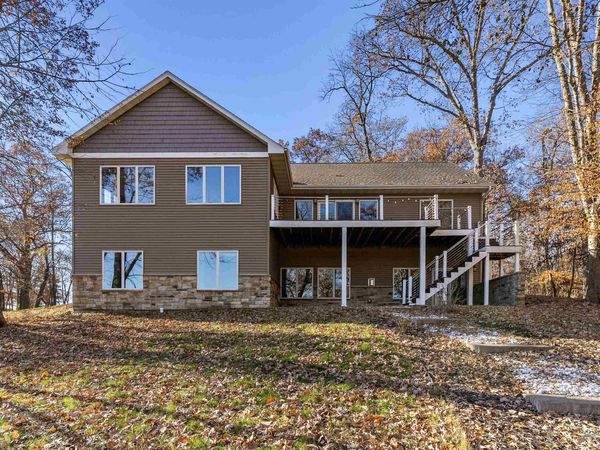 26236 213th Avenue, Delhi, IA 52223