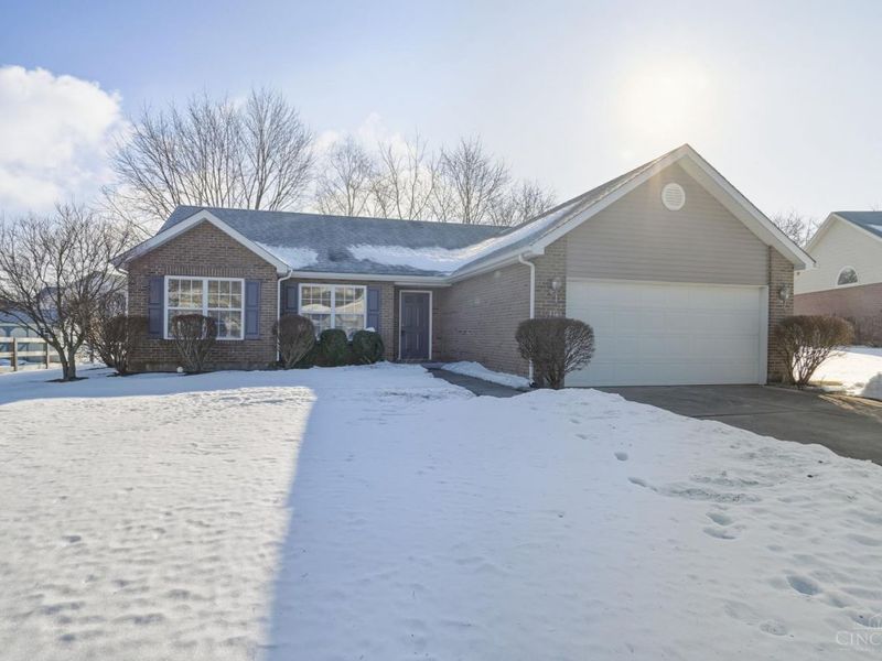 316 Wellington Court, Monroe, OH 45050 Photo 2