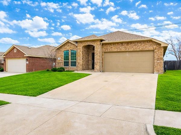 145 Wilson Cliff Drive, White Settlement, TX 76108