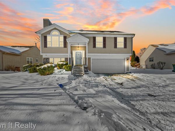 7154 Saint Andrews Drive, York Twp, MI 48197