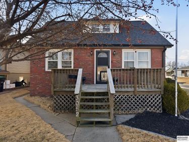 3052 S 43rd Street, Omaha, NE 68105
