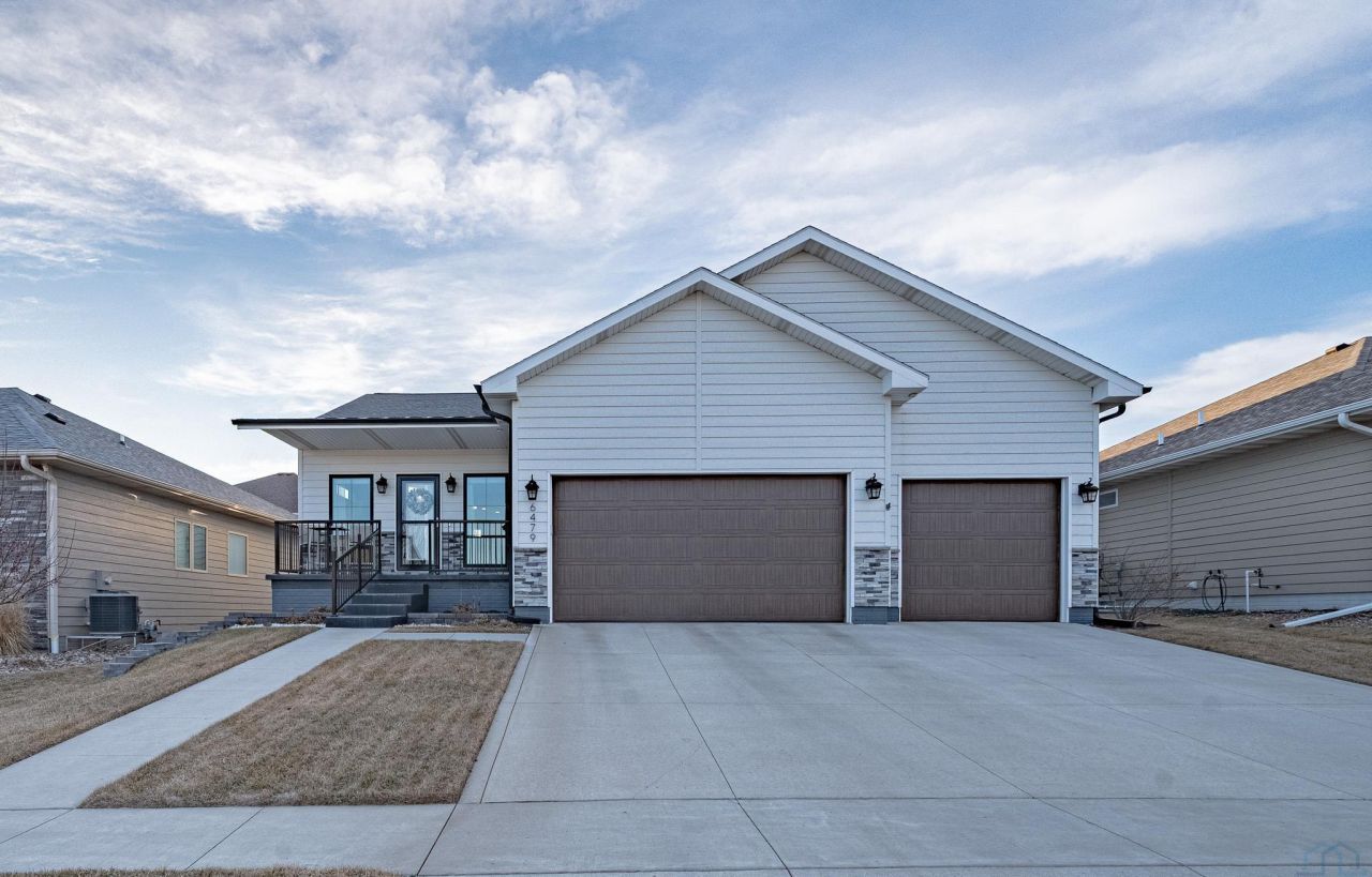 6479 Mickelson St, Sioux City, IA 51106 Main Photo