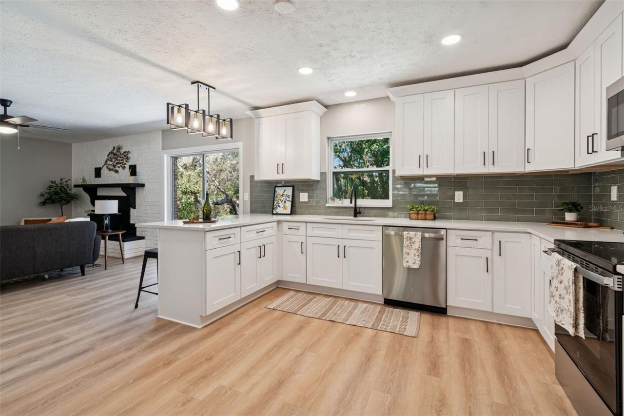 12105 N 53rd Street, Temple Terrace, FL 33617 Photo