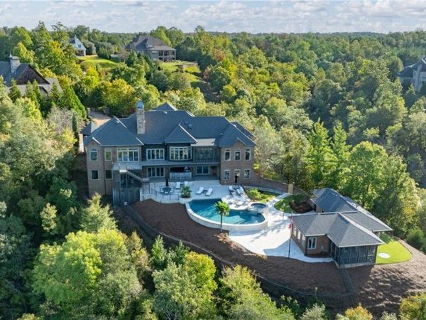 1231 Diamond Point Circle, Tuscaloosa, AL 35406