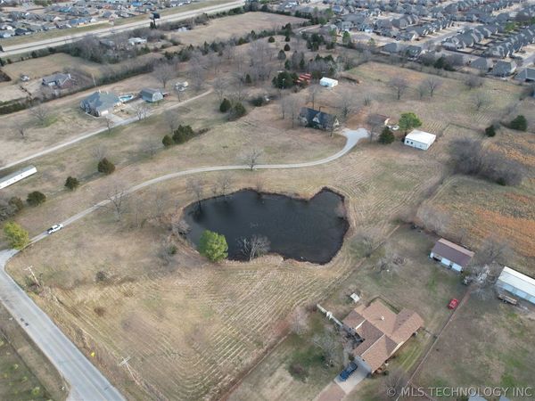 10917 W 33rd Avenue W, Jenks, OK 74037