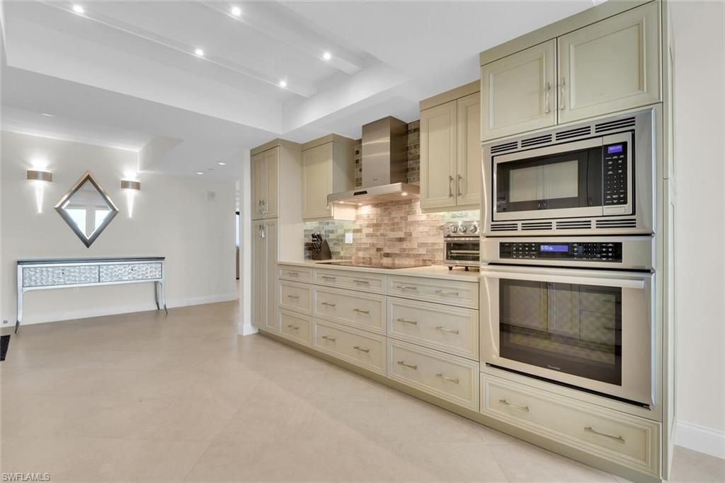 7515 Pelican Bay Blvd, Unit 17D, Naples, FL 34108 Photo
