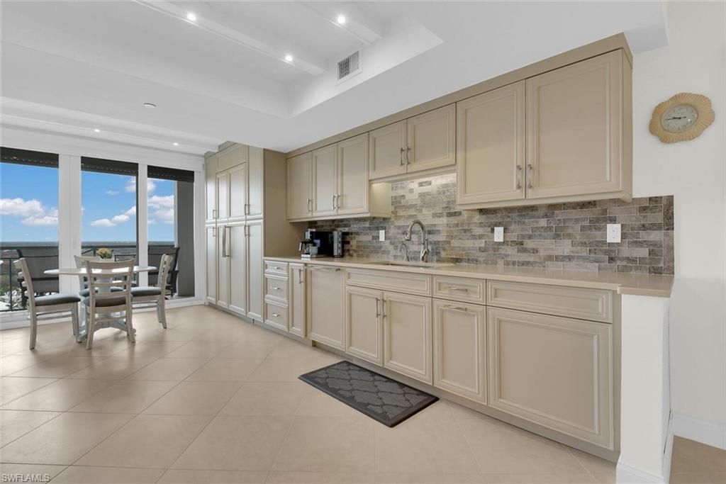 7515 Pelican Bay Blvd, Unit 17D, Naples, FL 34108 Photo