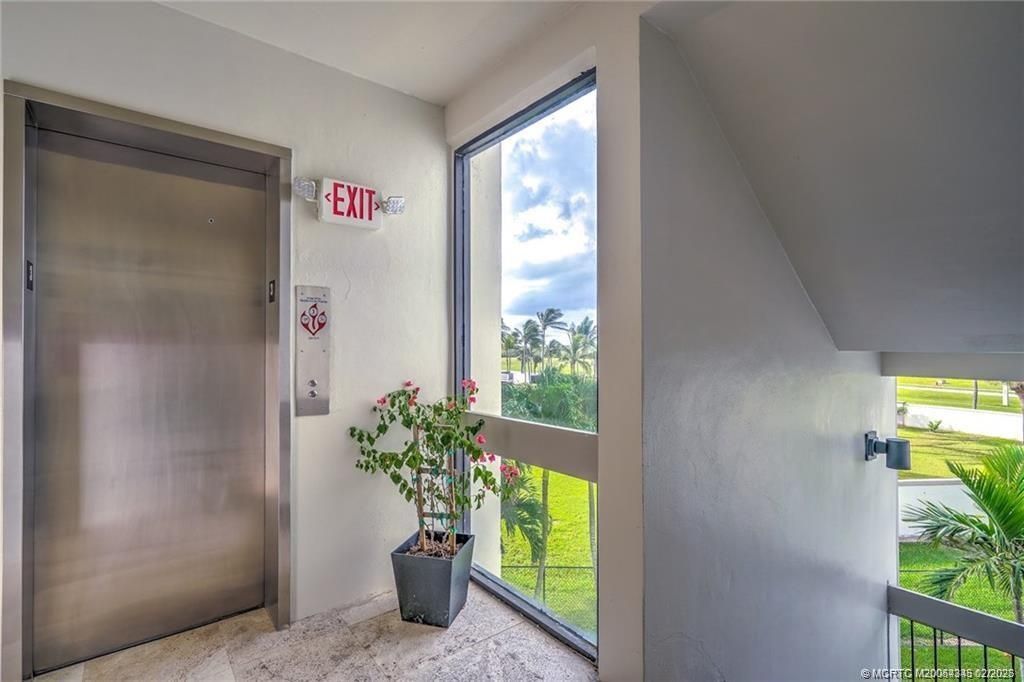1289 NE Ocean Boulevard, Unit 5, Stuart, FL 34996 Photo