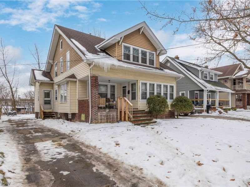 2321 Oak Park Avenue, Cleveland, OH 44109 Photo 3