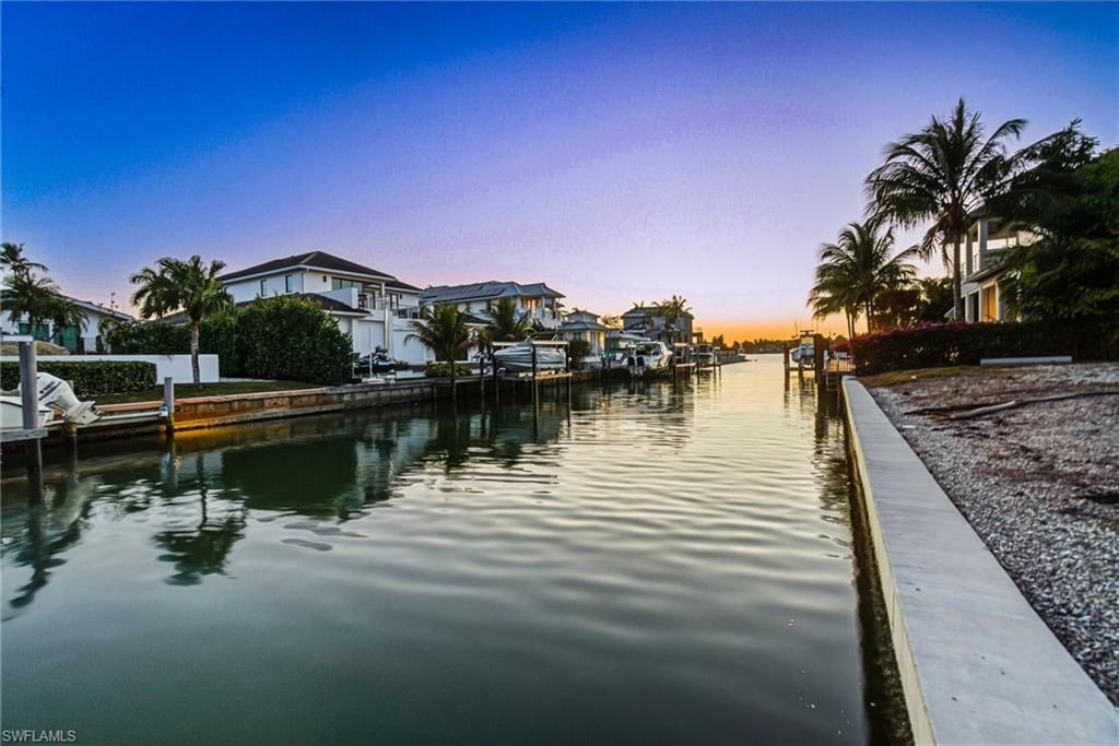 1670 Dolphin Ct, Naples, FL 34102 Photo